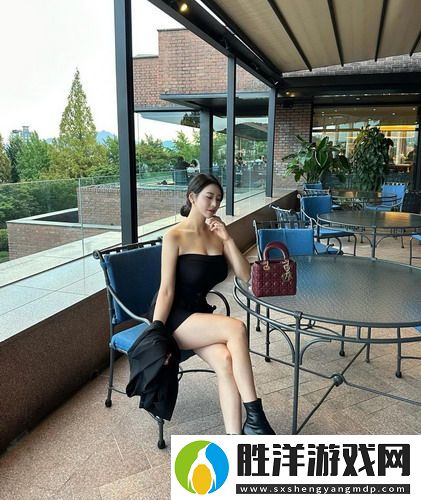 82歲老人找20多歲小伙子挑戰年齡界限網友：愛情無關歲月！