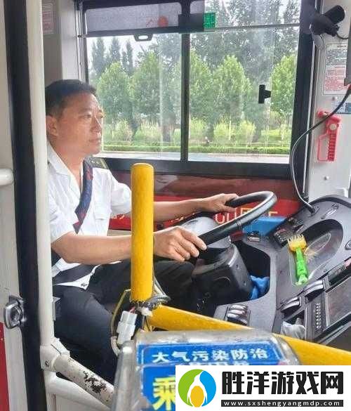 公交車上做的那些溫暖人心的善舉：傳遞城市正能量