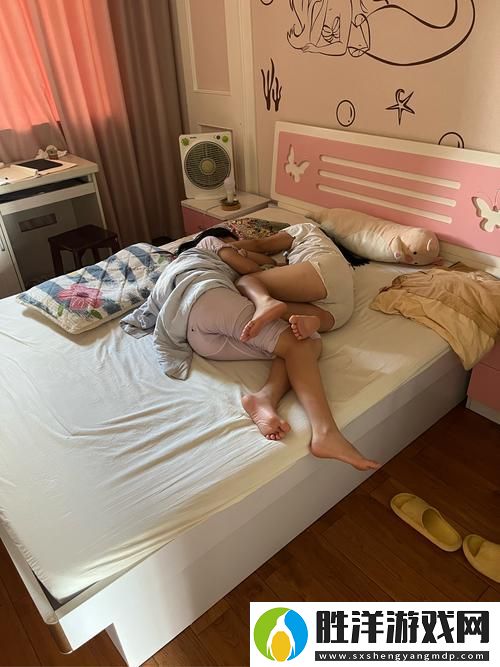 陪讀裝睡被后面滑進來：當生活的邊界模糊時