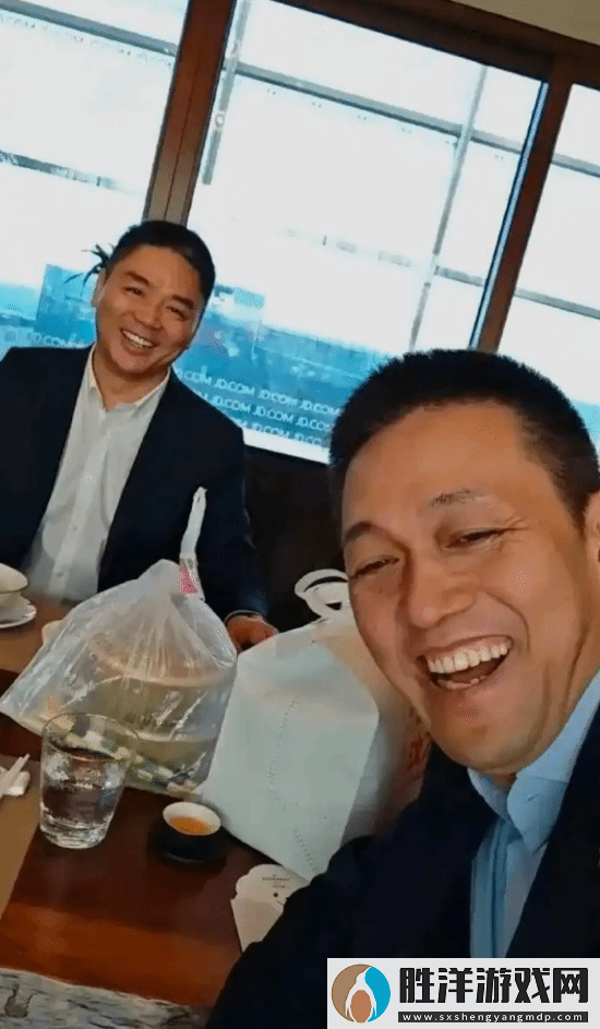 劉強東與李斌一起吃外賣